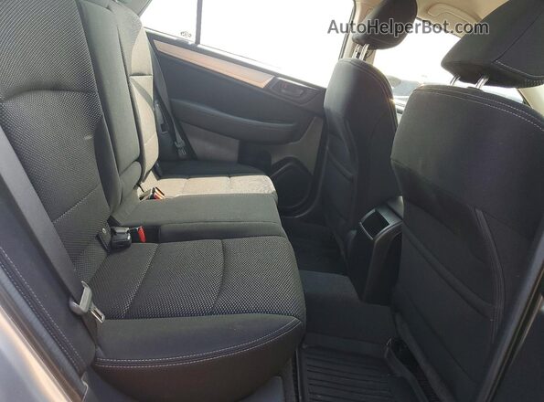 4S4BSABCXK3375987 2019 SUBARU OUTBACK Silver Vista interior trasera