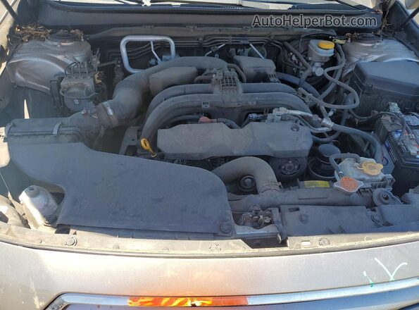 4S4BSACC3H3393643 2017 SUBARU OUTBACK Beige Widok wnętrza z tyłu