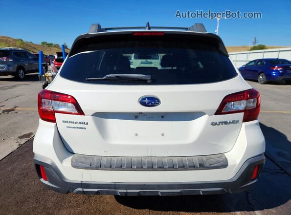4S4BSACC5J3352226 2018 SUBARU OUTBACK White Вид ззаду