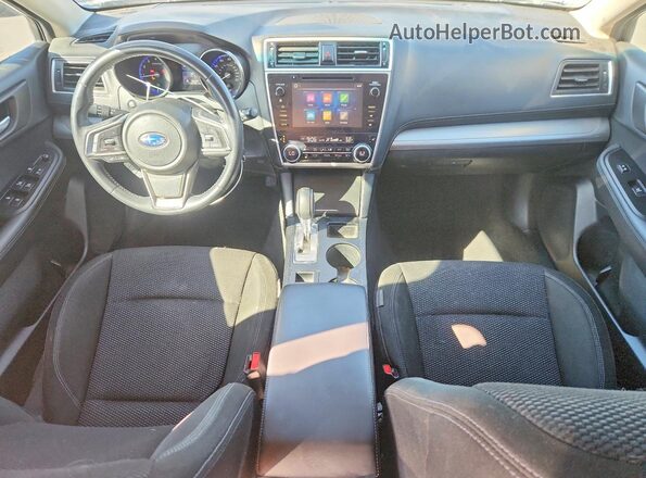 4S4BSACC5J3352226 2018 SUBARU OUTBACK White Вид панелі приладів