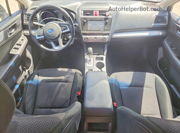 4S4BSAFC1H3316362 2017 SUBARU OUTBACK Серебряный Вид панели приборов