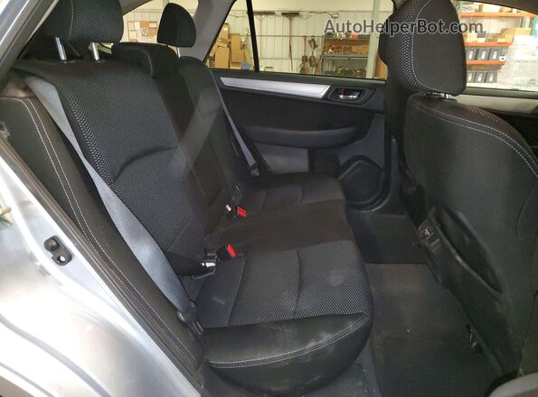4S4BSAFC3J3390307 2018 SUBARU OUTBACK Серебряный Вид задней части салона
