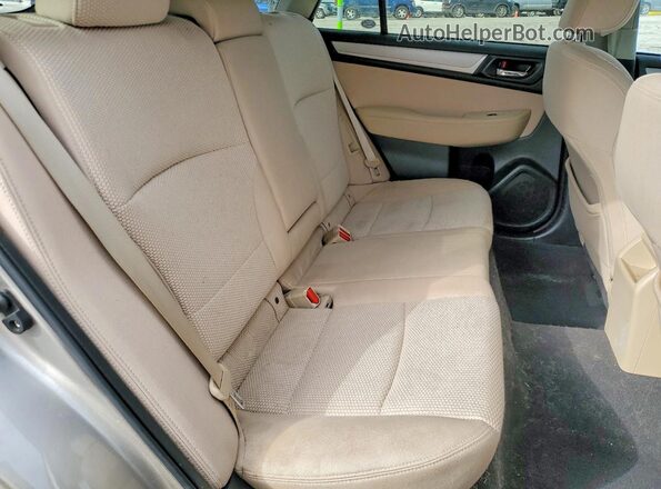 4S4BSAFC6H3219352 2017 SUBARU OUTBACK Silver Սալոնի հետևի տեսք