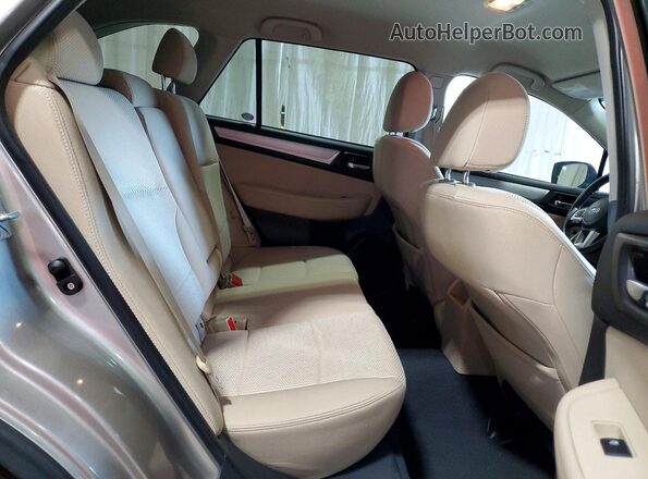 4S4BSAFCXH3257909 2017 SUBARU OUTBACK Gold Rear interior view