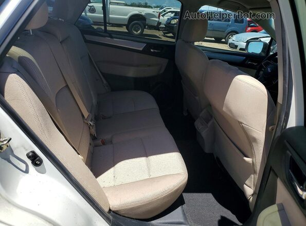 4S4BSAHC0K3344061 2019 SUBARU OUTBACK White Սալոնի հետևի տեսք