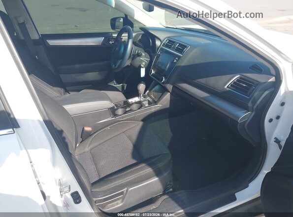 4S4BSAHC6K3290300 2019 SUBARU OUTBACK White წინა სალონის ხედი