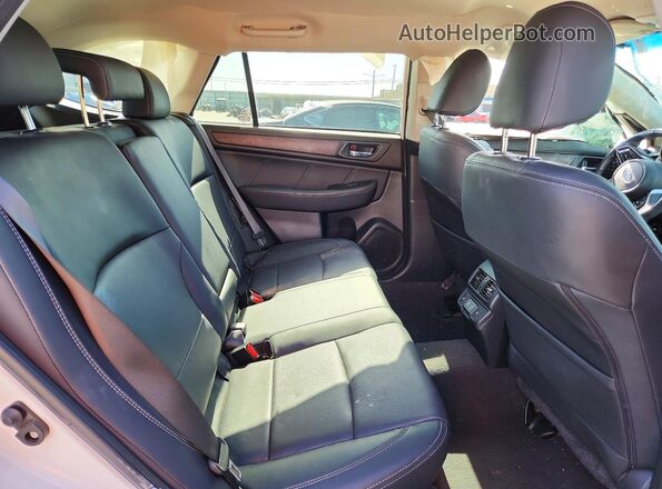 4S4BSAJC2K3266778 2019 SUBARU OUTBACK White Вид задньої частини салону