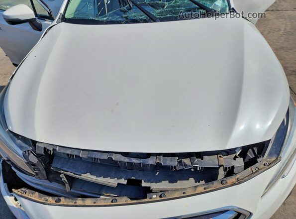 4S4BSAJC2K3266778 2019 SUBARU OUTBACK White Вид підкапотного простору