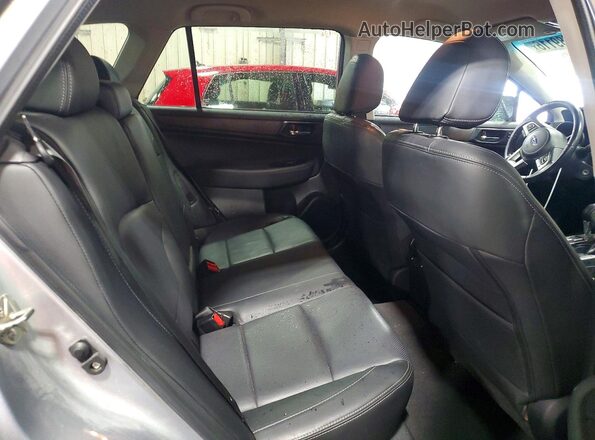 4S4BSAJC4G3304079 2016 SUBARU OUTBACK Silver Սալոնի հետևի տեսք