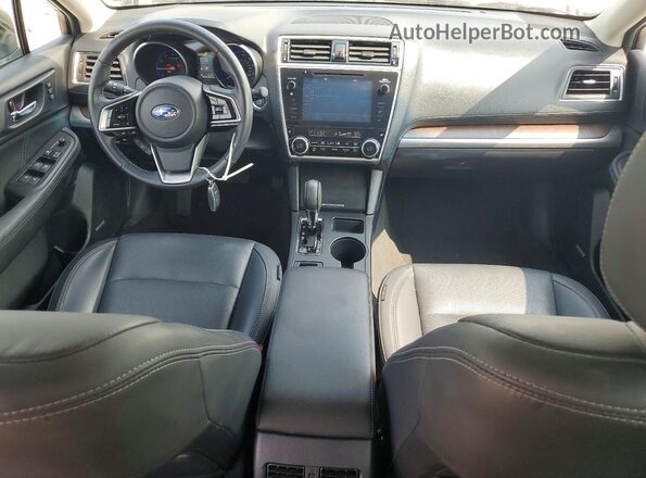 4S4BSAKC4J3396817 2018 SUBARU OUTBACK Silver Widok deski rozdzielczej