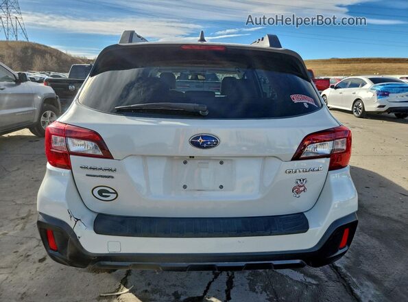 4S4BSAKC5J3338196 2018 SUBARU OUTBACK White Rear view