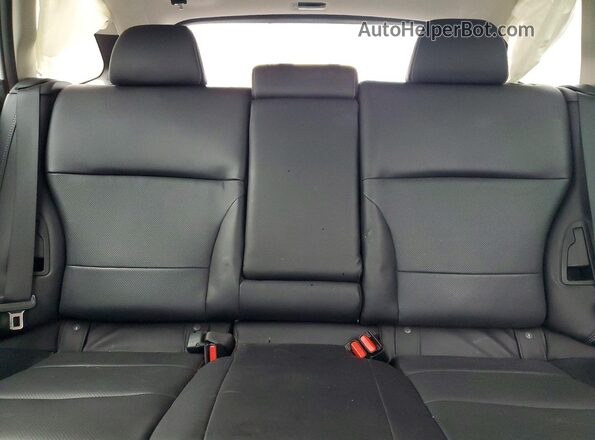4S4BSAKC7J3279944 2018 SUBARU OUTBACK White Rear seats view
