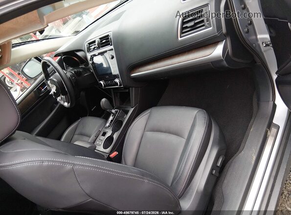 4S4BSANC0J3232122 2018 SUBARU OUTBACK Silver Widok wnętrza z przodu