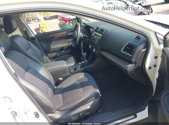 4S4BSANC0K3346042 2019 SUBARU OUTBACK White Widok wnętrza z przodu