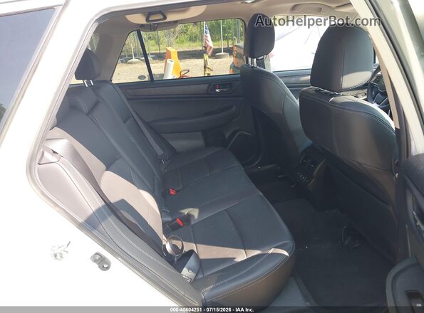 4S4BSANC0K3346042 2019 SUBARU OUTBACK White Widok naklejki z numerem VIN
