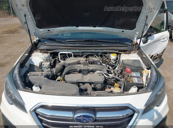 4S4BSANC0K3346042 2019 SUBARU OUTBACK White Widok z tyłu