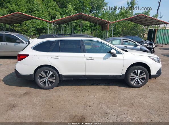 4S4BSANC0K3346042 2019 SUBARU OUTBACK White Widok wnętrza z tyłu