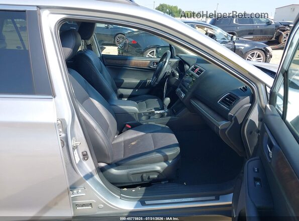4S4BSANC1H3235346 2017 SUBARU OUTBACK Серебряный Вид салона спереди