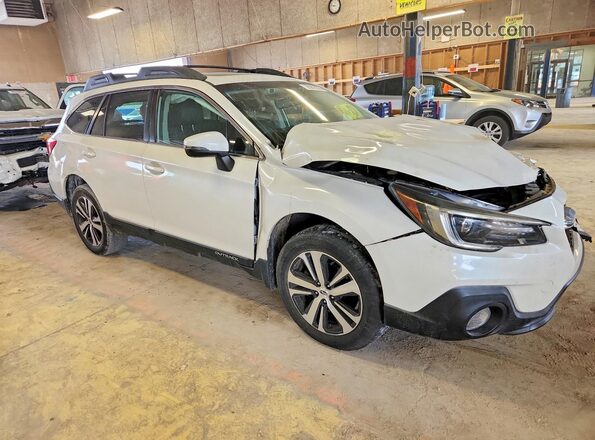 4S4BSANC2J3354092 2018 SUBARU OUTBACK White Front right