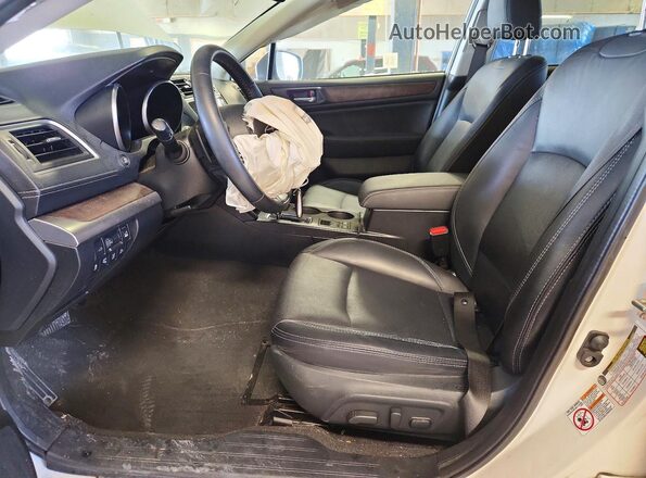 4S4BSANC2J3354092 2018 SUBARU OUTBACK White Front interior view