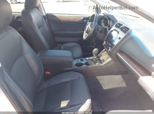 4S4BSANC2K3202623 2019 SUBARU OUTBACK White Вид салону спереду