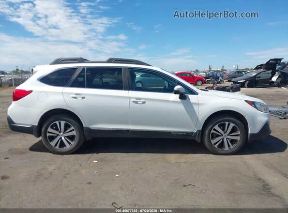 4S4BSANC2K3202623 2019 SUBARU OUTBACK White Вид задньої частини салону