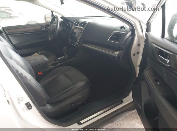 4S4BSANC2K3317495 2019 SUBARU OUTBACK White Widok wnętrza z przodu