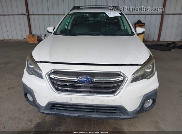 4S4BSANC2K3317495 2019 SUBARU OUTBACK White Widok wnętrza z tyłu