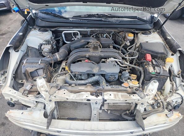 4S4BSANC5H3292407 2017 SUBARU OUTBACK White Widok wnętrza z tyłu