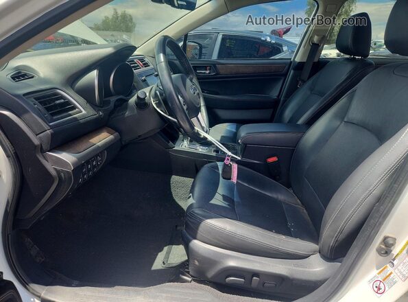 4S4BSANC5H3292407 2017 SUBARU OUTBACK White Widok wnętrza z przodu