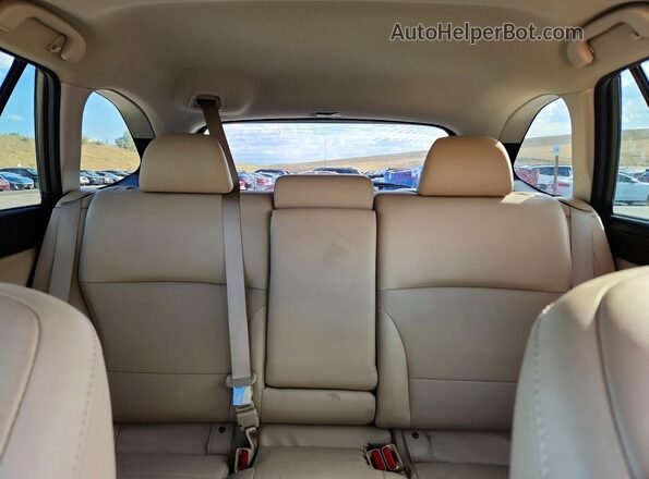 4S4BSANC5K3366125 2019 SUBARU OUTBACK Green Widok tylnych siedzeń