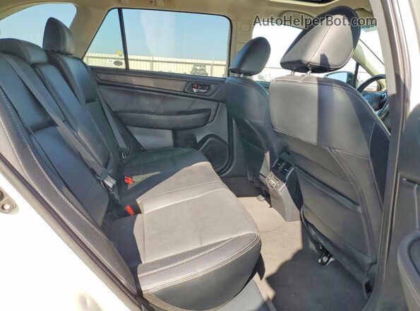 4S4BSANC6J3339191 2018 SUBARU OUTBACK White Rear interior view