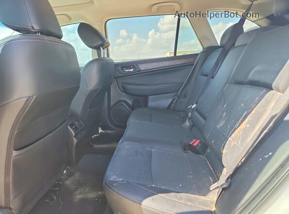 4S4BSANC7H3317906 2017 SUBARU OUTBACK White Vista de los asientos traseros