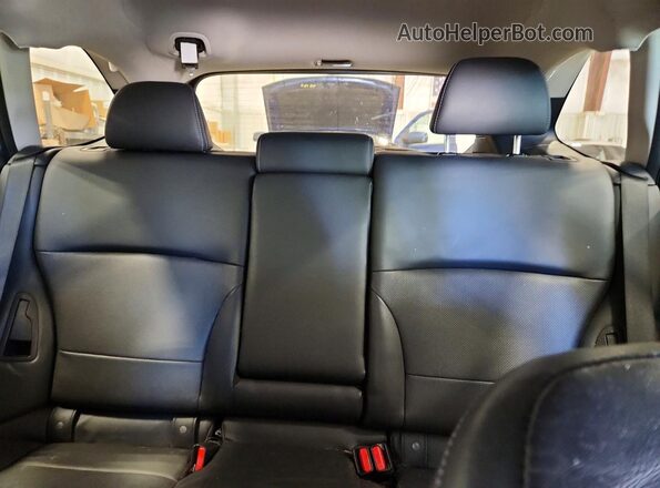 4S4BSANC8H3293616 2017 SUBARU OUTBACK Silver Հետևի նստատեղերի տեսք