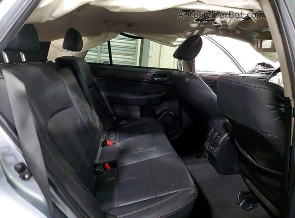 4S4BSANC8K3260011 2019 SUBARU OUTBACK Silver Սալոնի հետևի տեսք