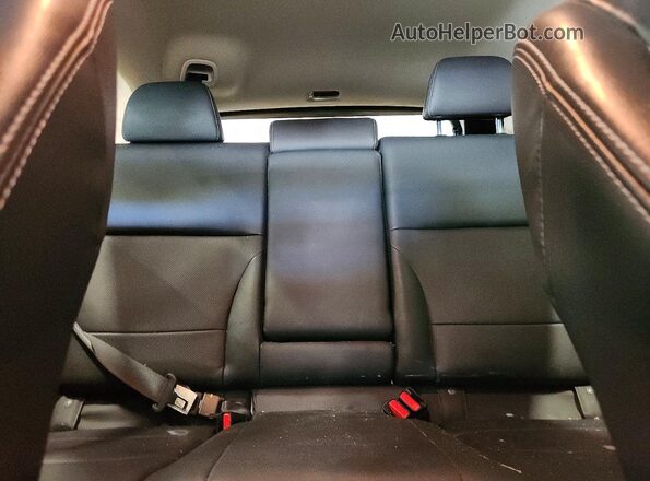 4S4BSANCXJ3385431 2018 SUBARU OUTBACK White Vista de los asientos traseros