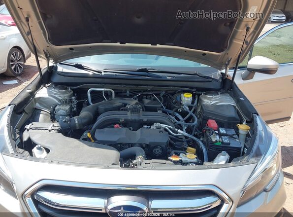 4S4BSANCXK3208847 2019 SUBARU OUTBACK Silver უკანა ხედი