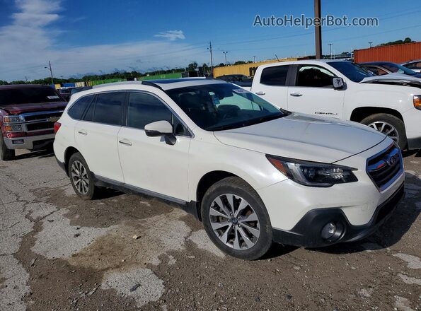 4S4BSATC2J3351213 2018 SUBARU OUTBACK White Przód prawy
