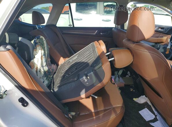 4S4BSATC2J3351213 2018 SUBARU OUTBACK White Widok tylnych siedzeń