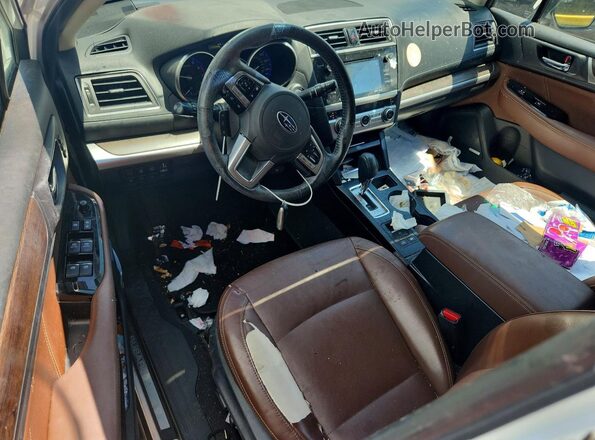 4S4BSATC5H3342211 2017 SUBARU OUTBACK White Вид панелі приладів