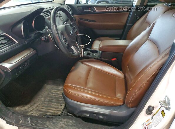 4S4BSATCXH3279333 2017 SUBARU OUTBACK White Widok wnętrza z przodu