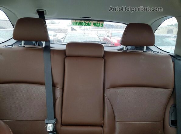 4S4BSATCXJ3246631 2018 SUBARU OUTBACK White უკანა სავარძლების ხედი