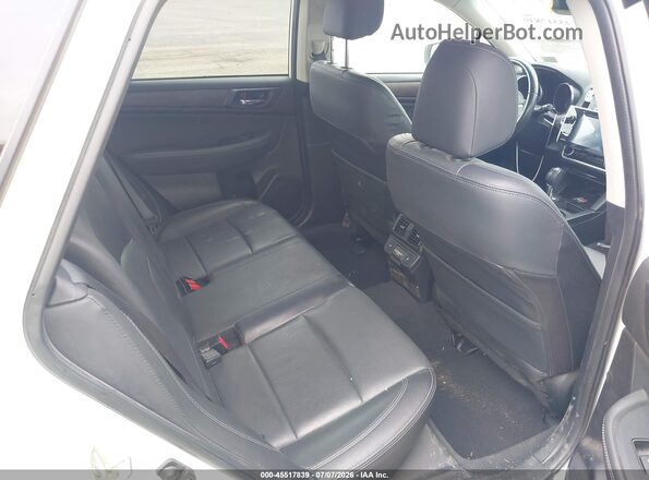 4S4BSEKC9J3200782 2018 SUBARU OUTBACK White VIN կոդի պիտակի տեսք