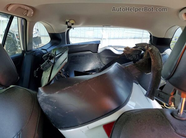 4S4BSENC0G3200836 2016 SUBARU OUTBACK White Rear seats view