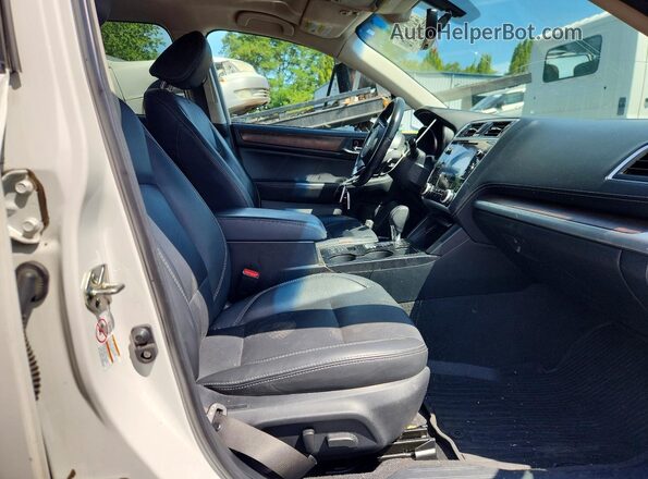 4S4BSENC0K3313534 2019 SUBARU OUTBACK White Widok wnętrza z przodu