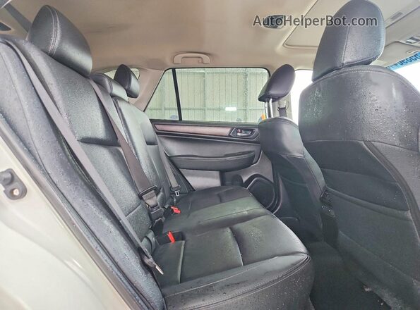 4S4BSENC1H3274672 2017 SUBARU OUTBACK White უკანა სალონის ხედი