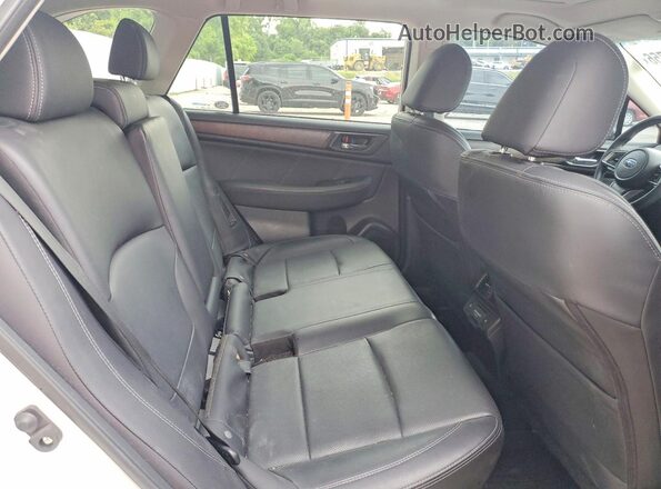 4S4BSENC1J3284494 2018 SUBARU OUTBACK White უკანა სავარძლების ხედი