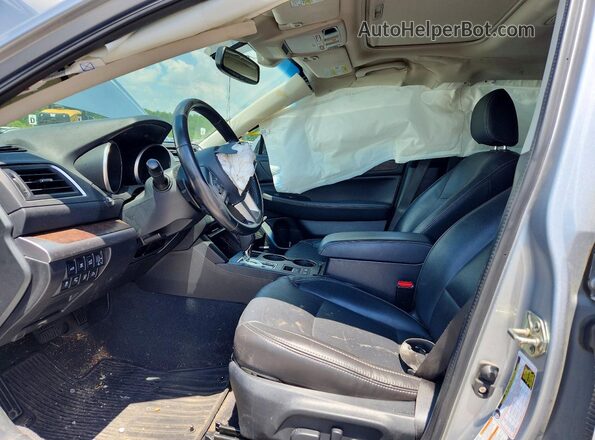 4S4BSENC3G3265194 2016 SUBARU OUTBACK Серебряный Вид салона спереди