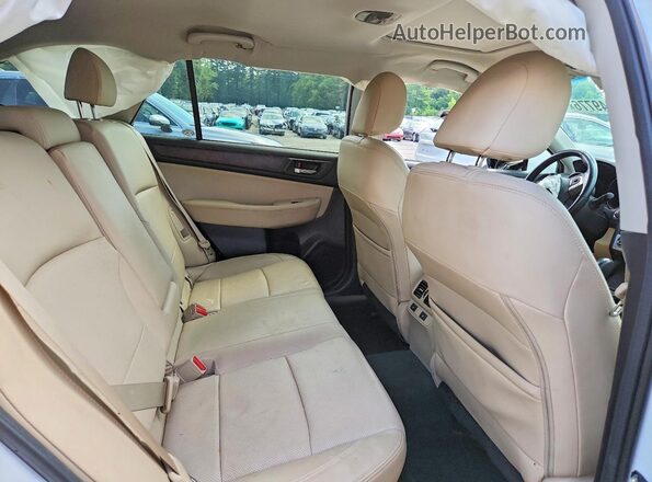 4S4BSENC4G3252275 2016 SUBARU OUTBACK White Vista interior trasera