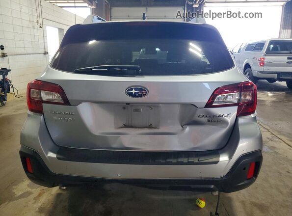 4S4BSENC4J3394732 2018 SUBARU OUTBACK Silver Вид ззаду